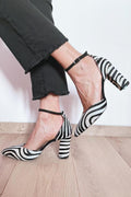 PUMPS MED ZEBRAPRINT OG ANKELREM