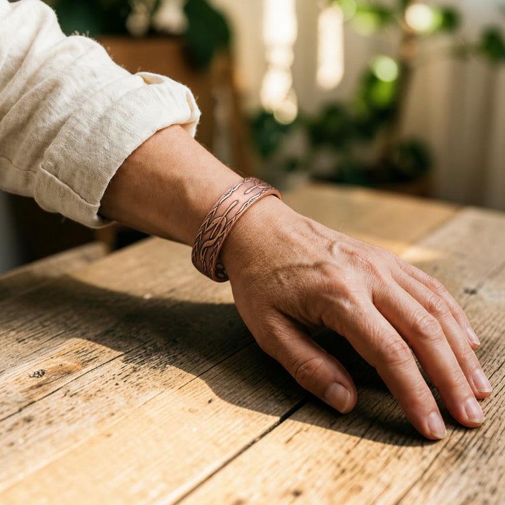 Frond-armbånd i kobber – Nordlys Copenhagen