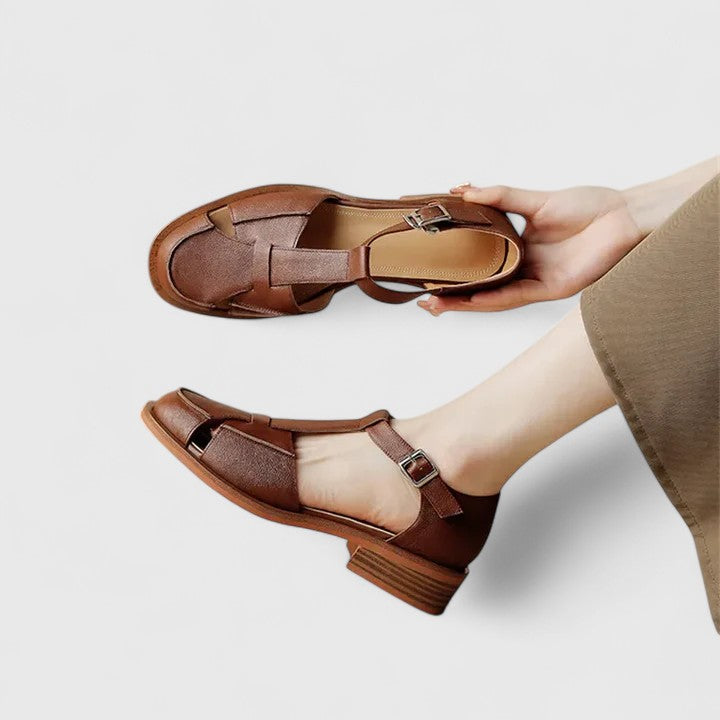 DELACROIX | Lukkede sandaler med rem Manon